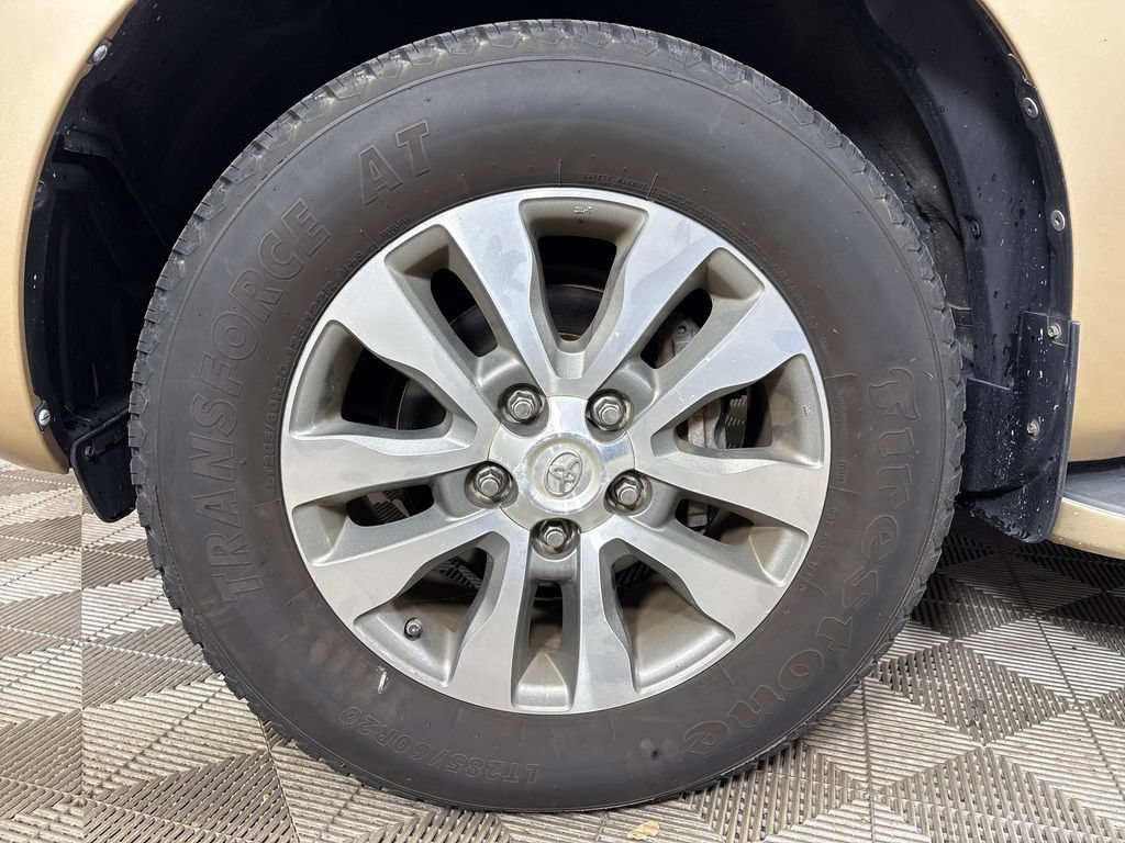 Used 2017 Toyota Sequoia Limited w/ Safety & Convenience Package AWD/4WD image 10