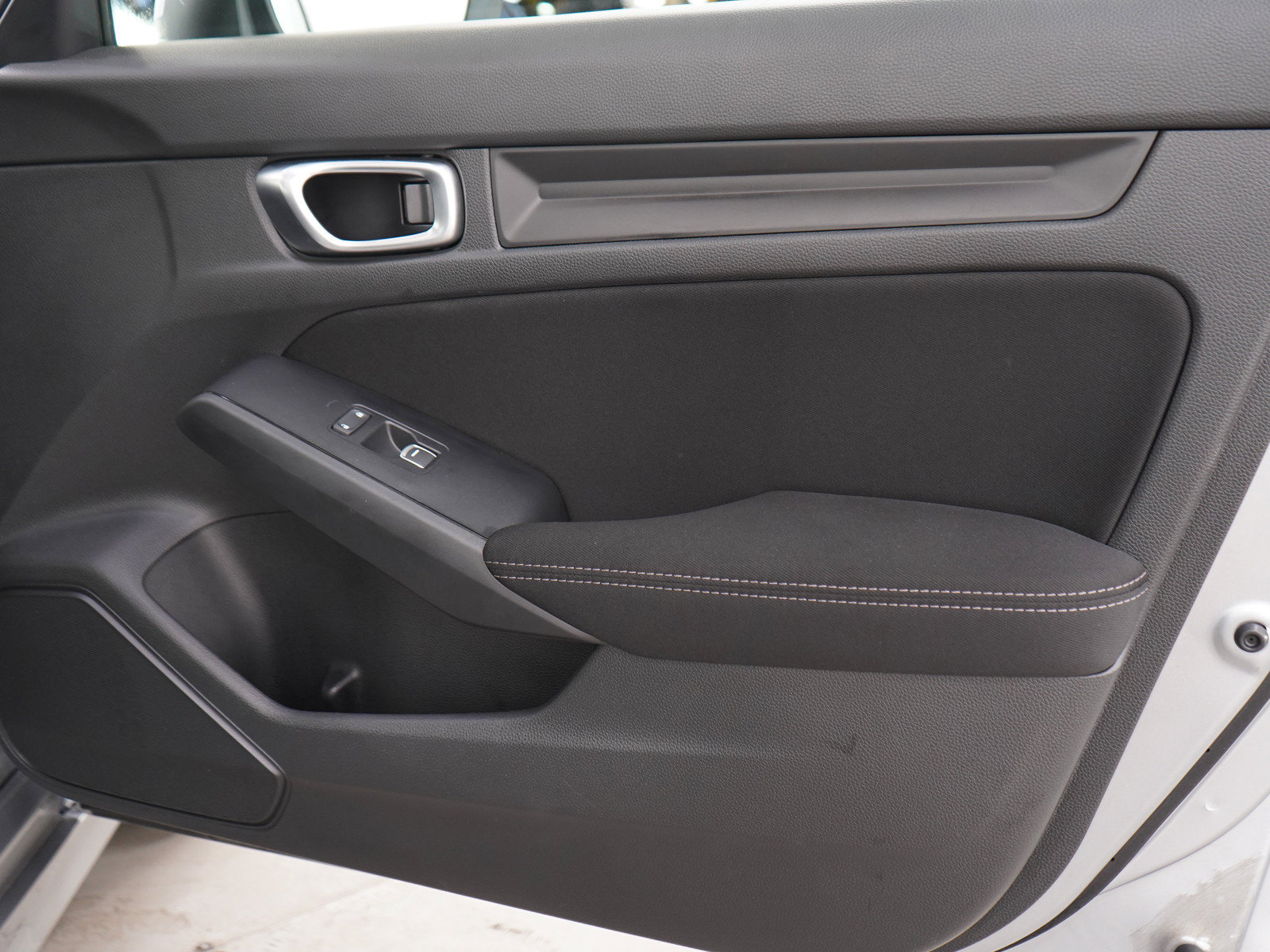 Used 2023 Honda Civic LX image 9