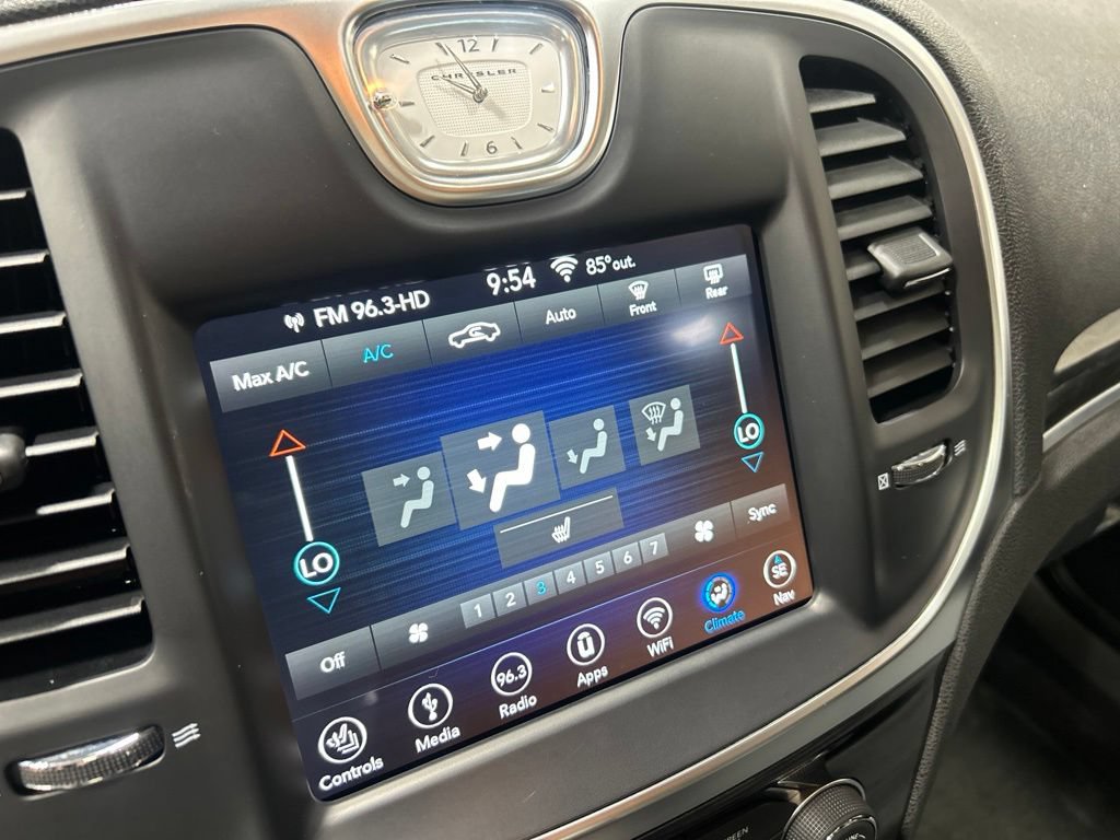 Certified 2018 Chrysler 300 Touring L AWD/4WD image 20