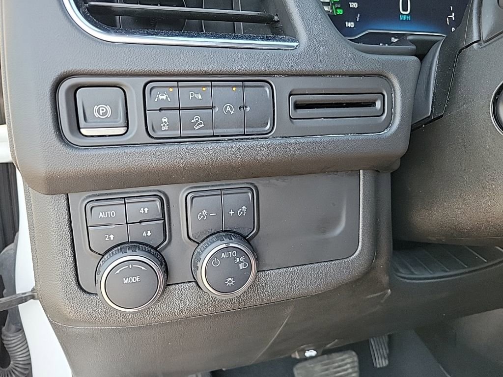 Used 2024 Chevrolet Suburban Premier AWD/4WD image 25