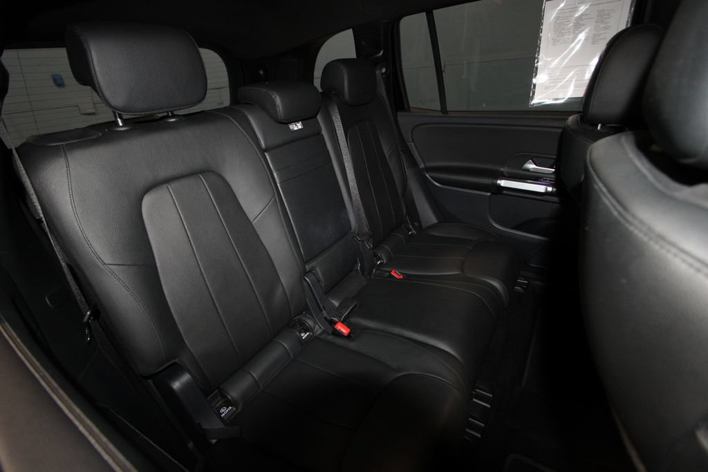 Used 2022 Mercedes-Benz GLB 250 4MATIC image 25