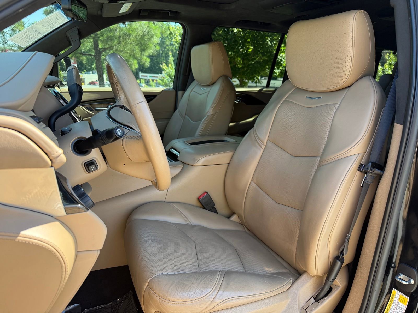 Used 2019 Cadillac Escalade ESV Platinum AWD/4WD image 36