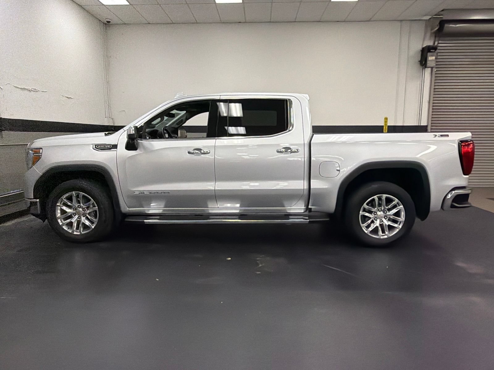 Used 2021 GMC Sierra 1500 SLT w/ SLT Premium Plus Package AWD/4WD image 10