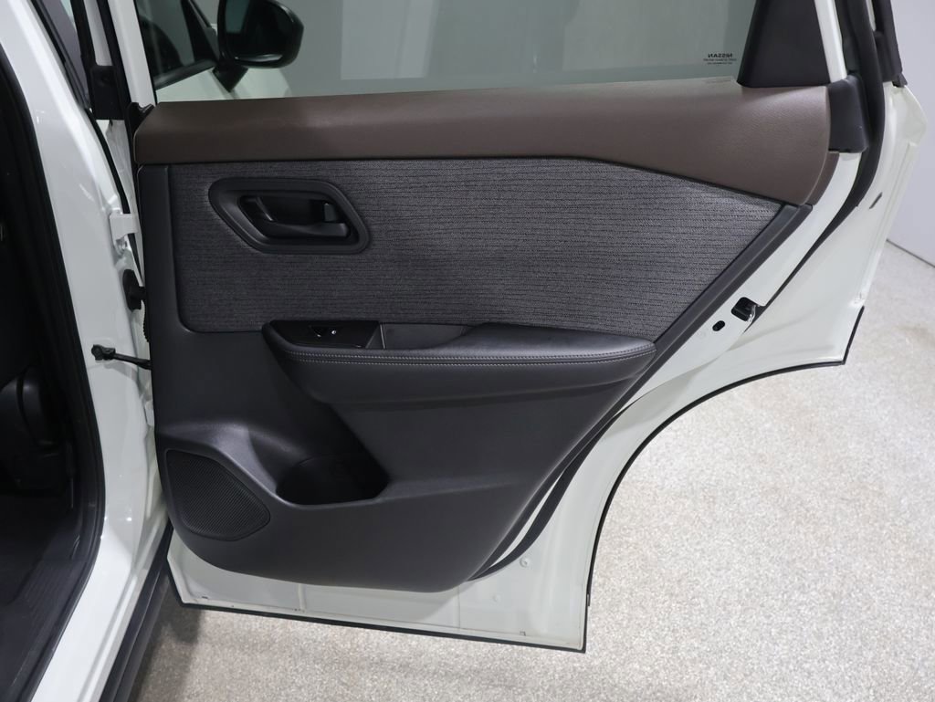 Used 2022 Nissan Rogue S image 21