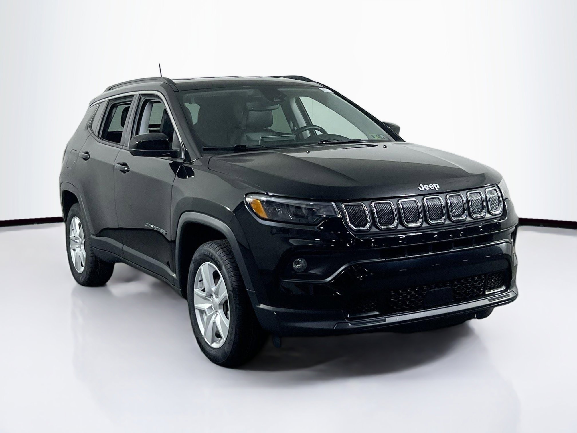 Used 2022 Jeep Compass Latitude w/ Convenience Group image 3