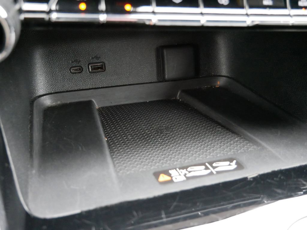 Used 2024 Chevrolet Traverse LT image 20