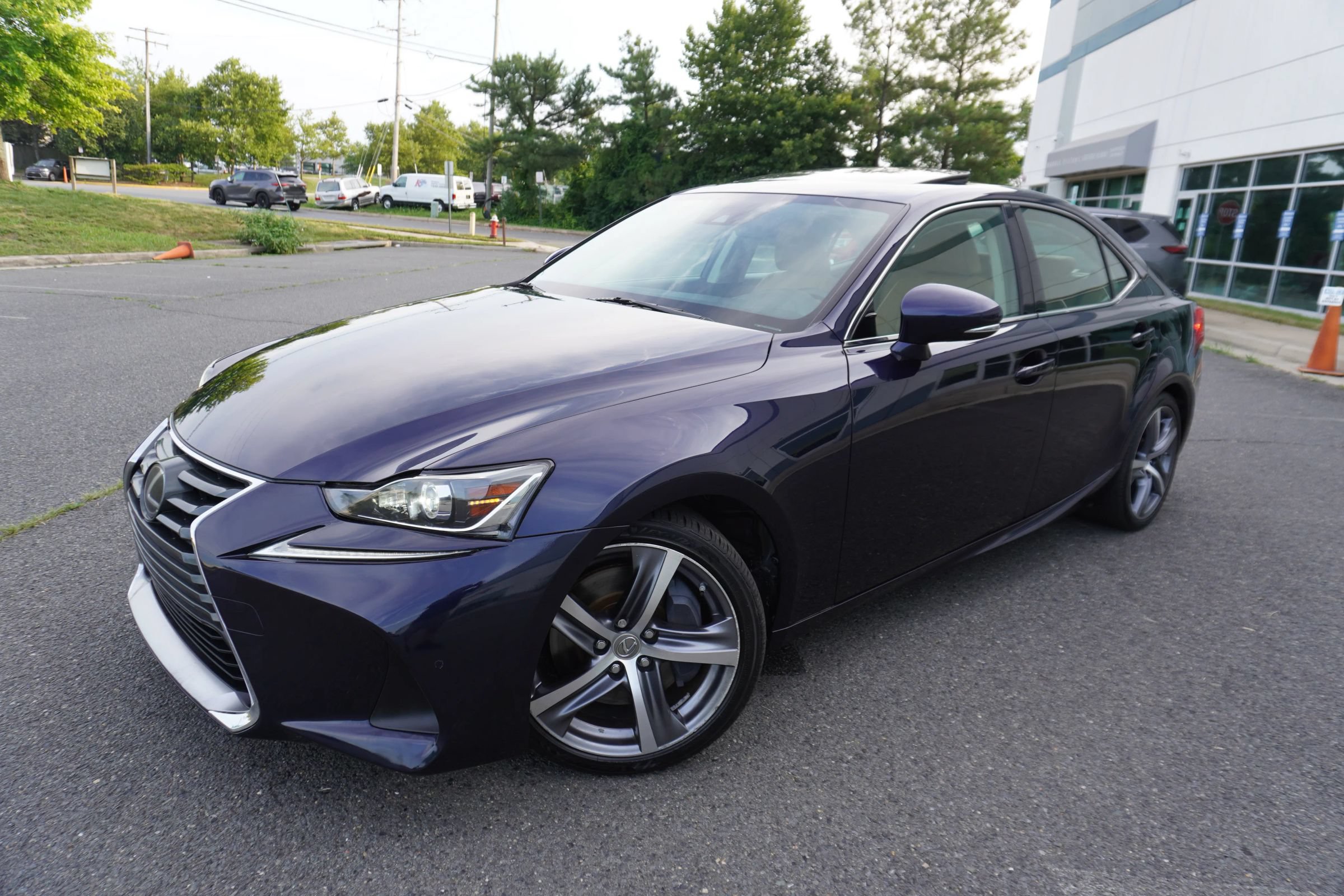 Used 2017 Lexus IS 200t w/ Premium Package RWD image 3