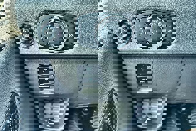 New 2025 Ford Transit 250 148 Medium Roof image 24