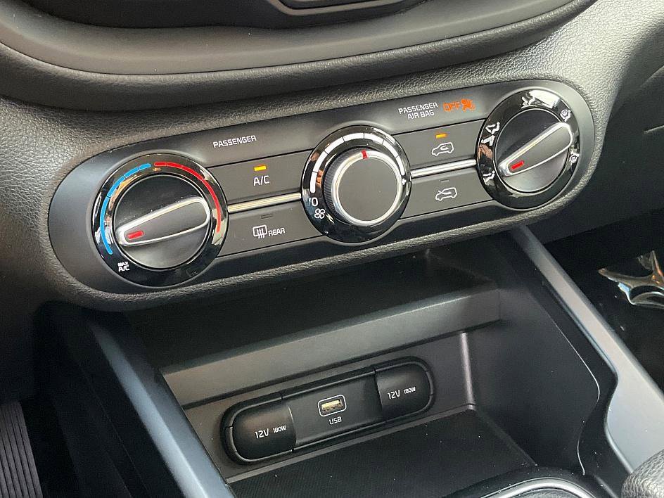 Used 2023 Kia Soul LX w/ LX Technology Package image 27