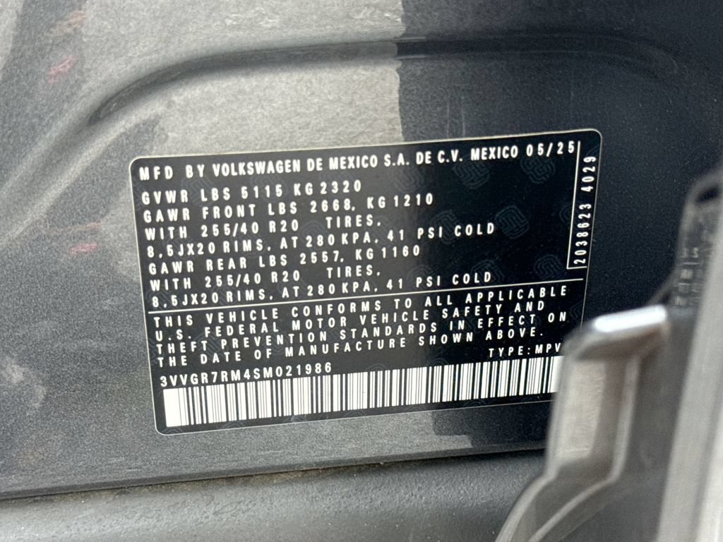 Used 2025 Volkswagen Tiguan SE R-Line AWD/4WD image 27