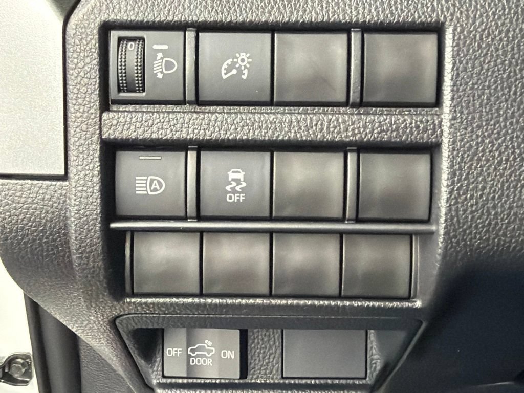 Used 2026 Toyota Tacoma SR5 AWD/4WD image 34