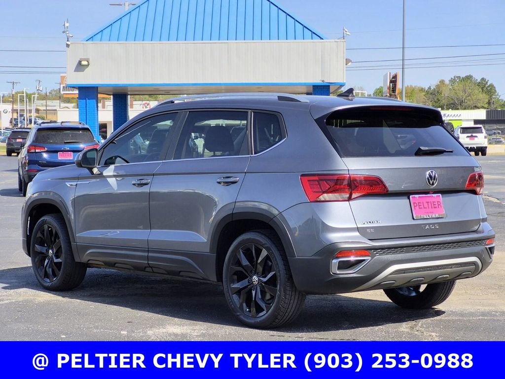 Used 2023 Volkswagen Taos SE w/ Black Wheel Package image 4