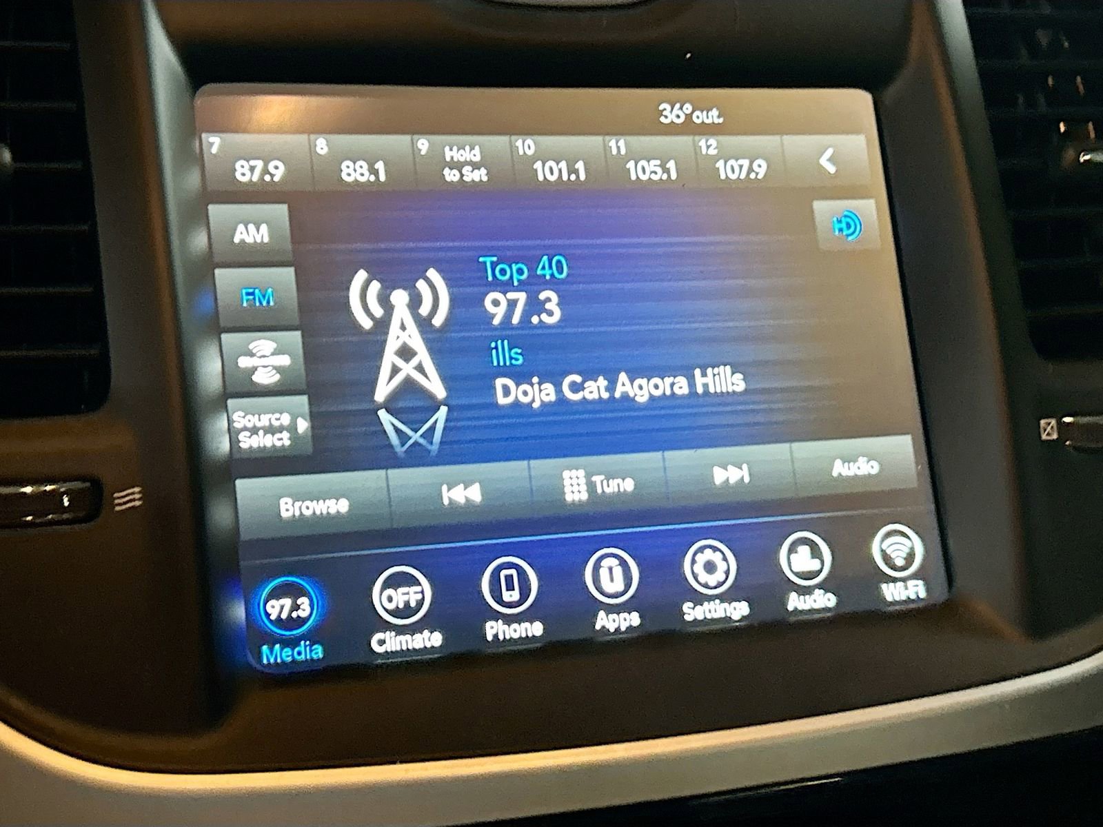 Used 2023 Chrysler 300 Touring w/ Sport Appearance Package image 14