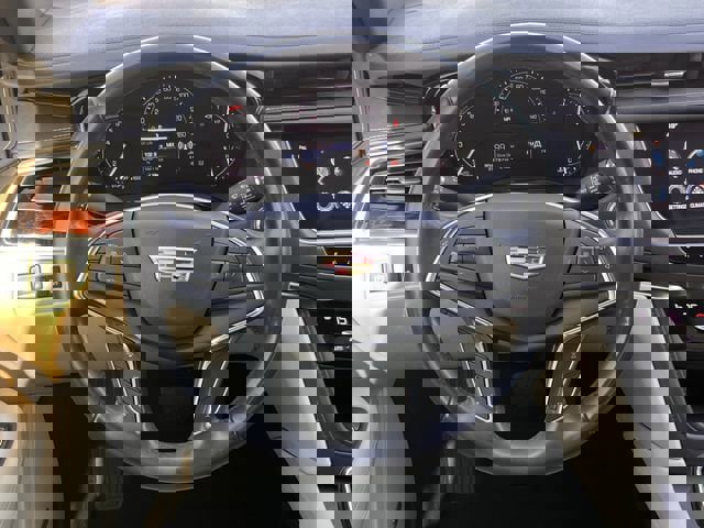 Used 2018 Cadillac XT5 Luxury w/ Driver Awareness Package image 14