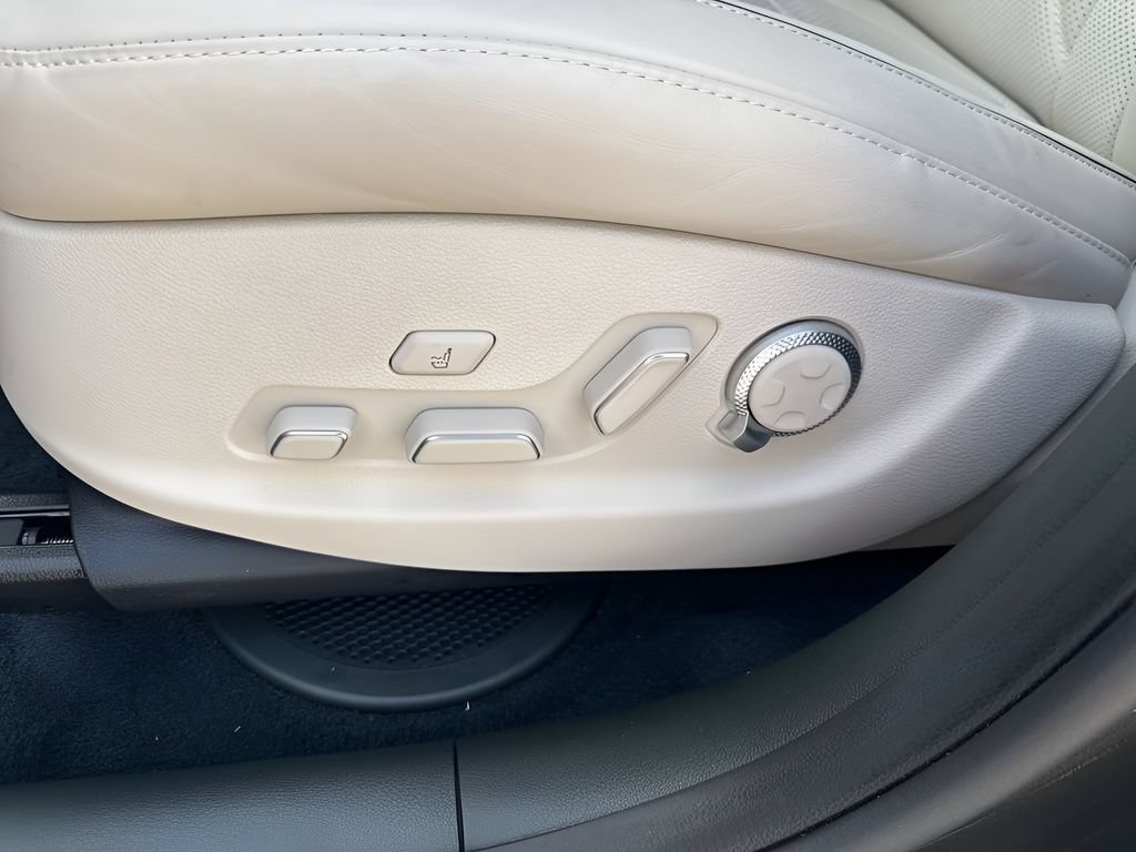 Used 2025 Genesis GV80 3.5T Prestige AWD/4WD image 10
