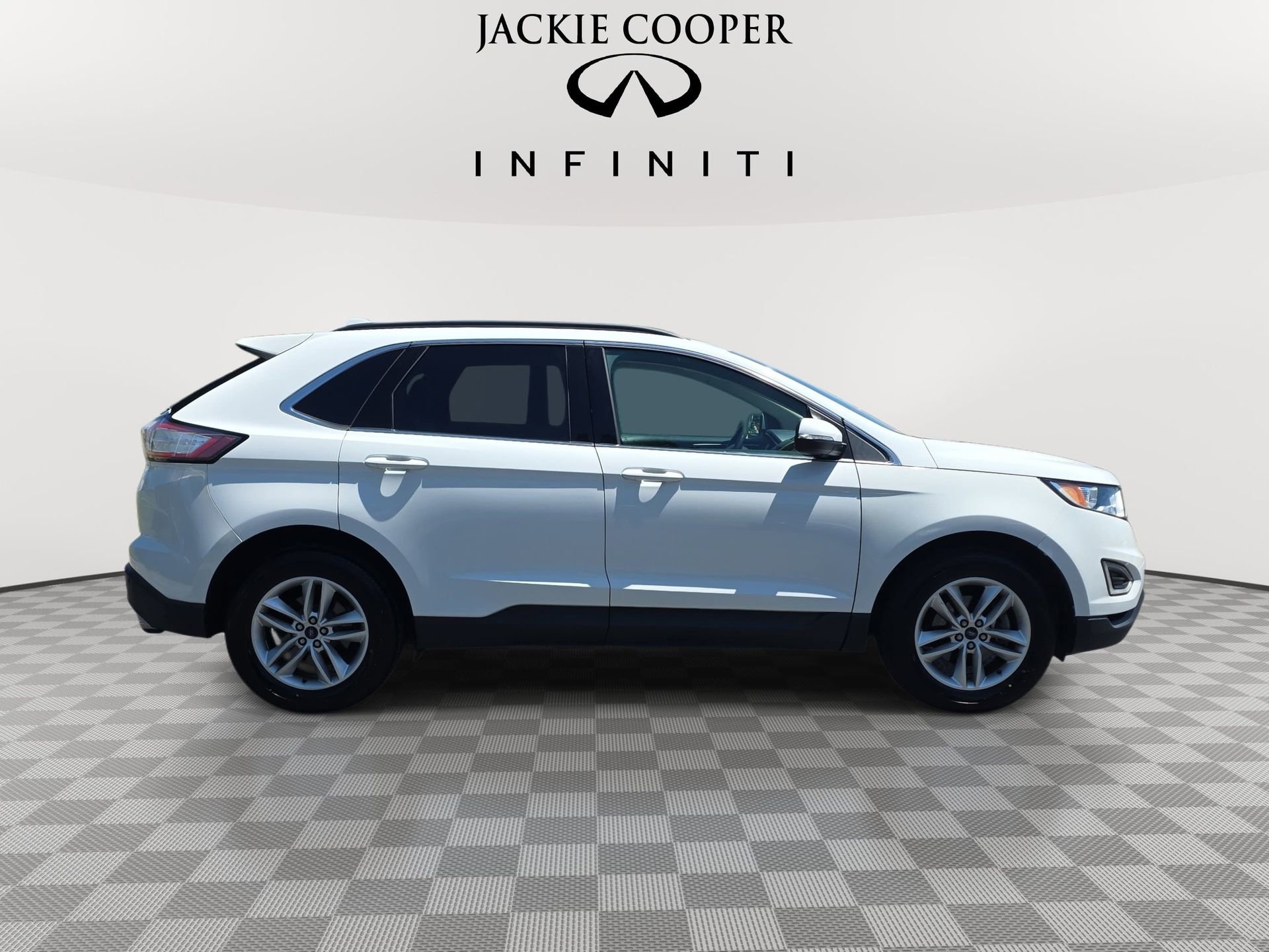 Used 2015 Ford Edge SEL FWD image 4