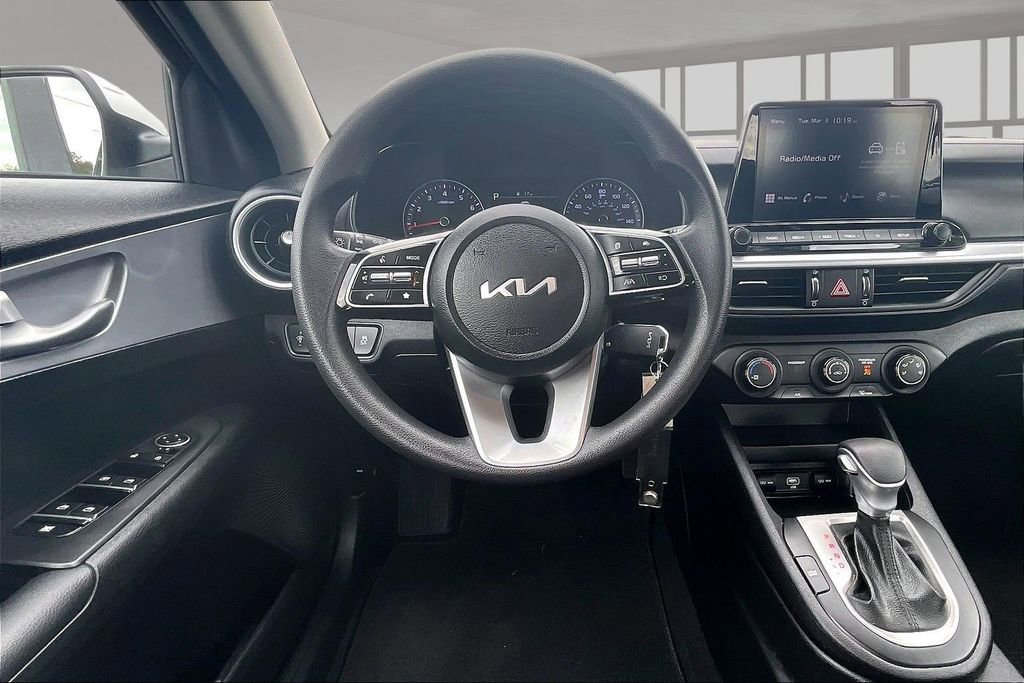 Used 2023 Kia Forte LXS FWD image 8