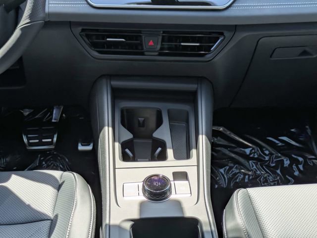 New 2026 Volkswagen Tiguan SE R-Line FWD image 19