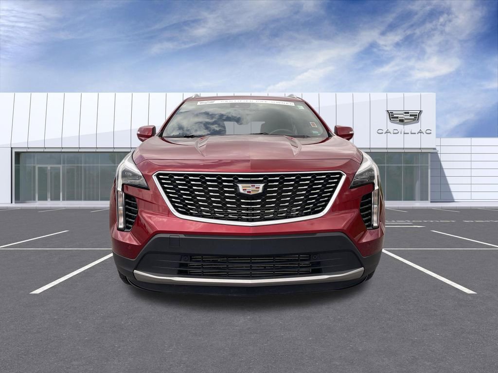 Used 2023 Cadillac XT4 Premium Luxury image 3