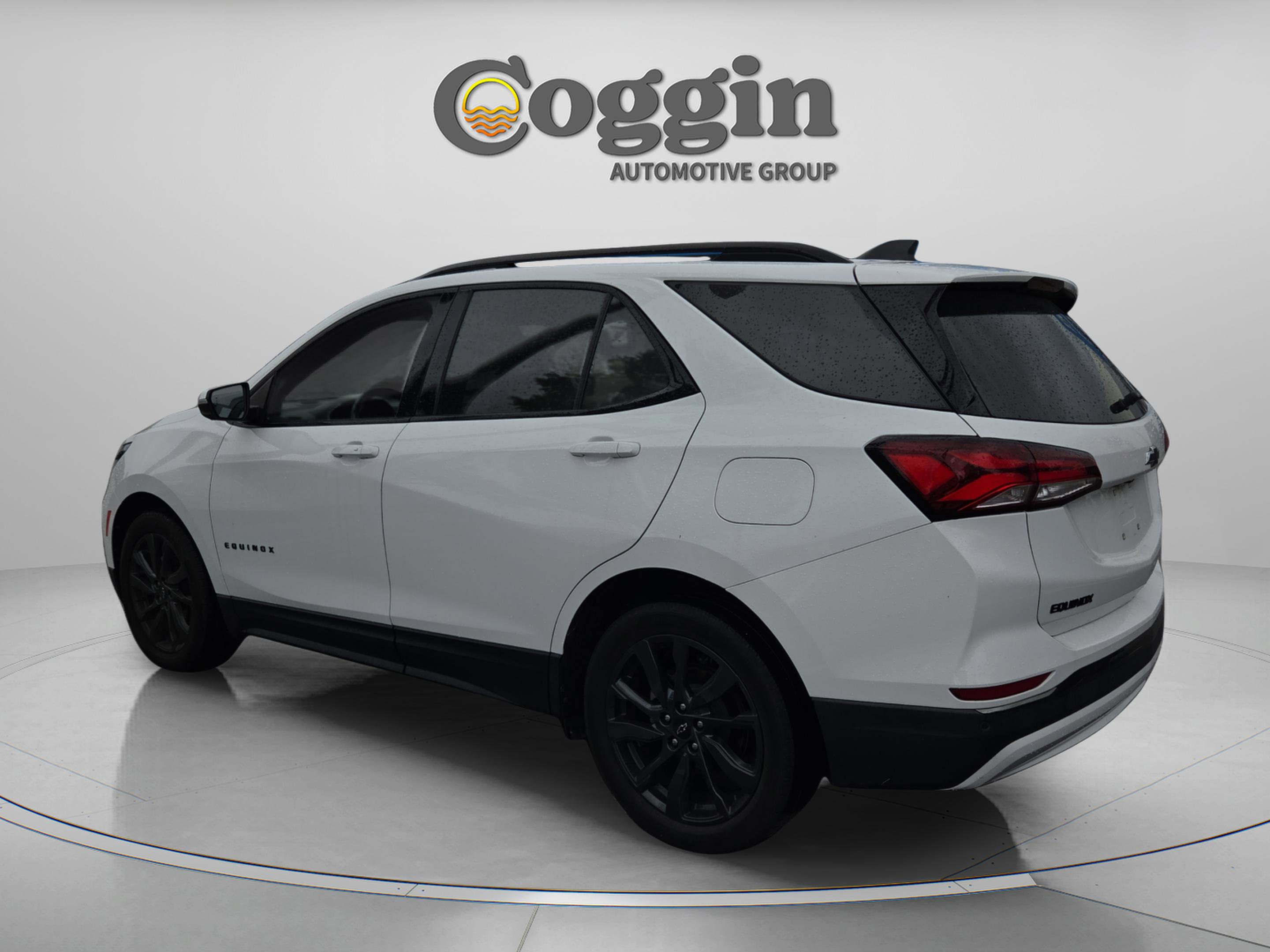 Used 2022 Chevrolet Equinox RS w/ RS Leather Package image 3