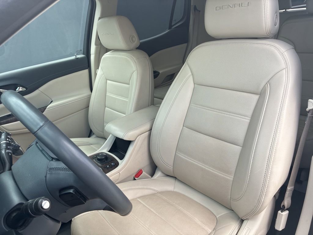 Used 2023 GMC Acadia Denali AWD/4WD image 10