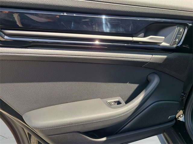 Used 2025 Porsche Panamera 4 w/ Premium Package image 33