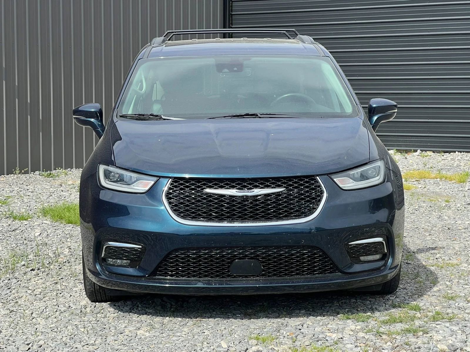 Used 2022 Chrysler Pacifica Touring-L FWD image 8