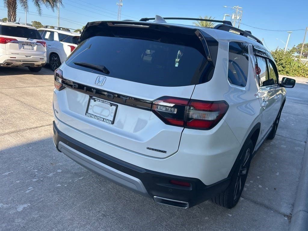 Used 2023 Honda Pilot Touring image 7