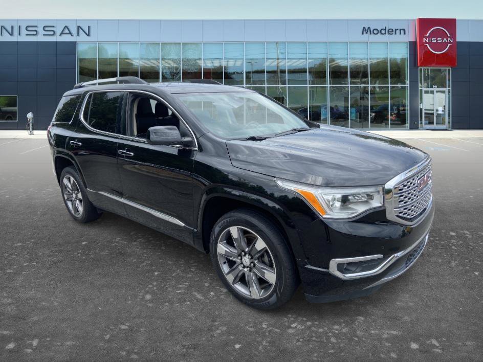 Used 2018 GMC Acadia Denali w/ Technology Package FWD image 3