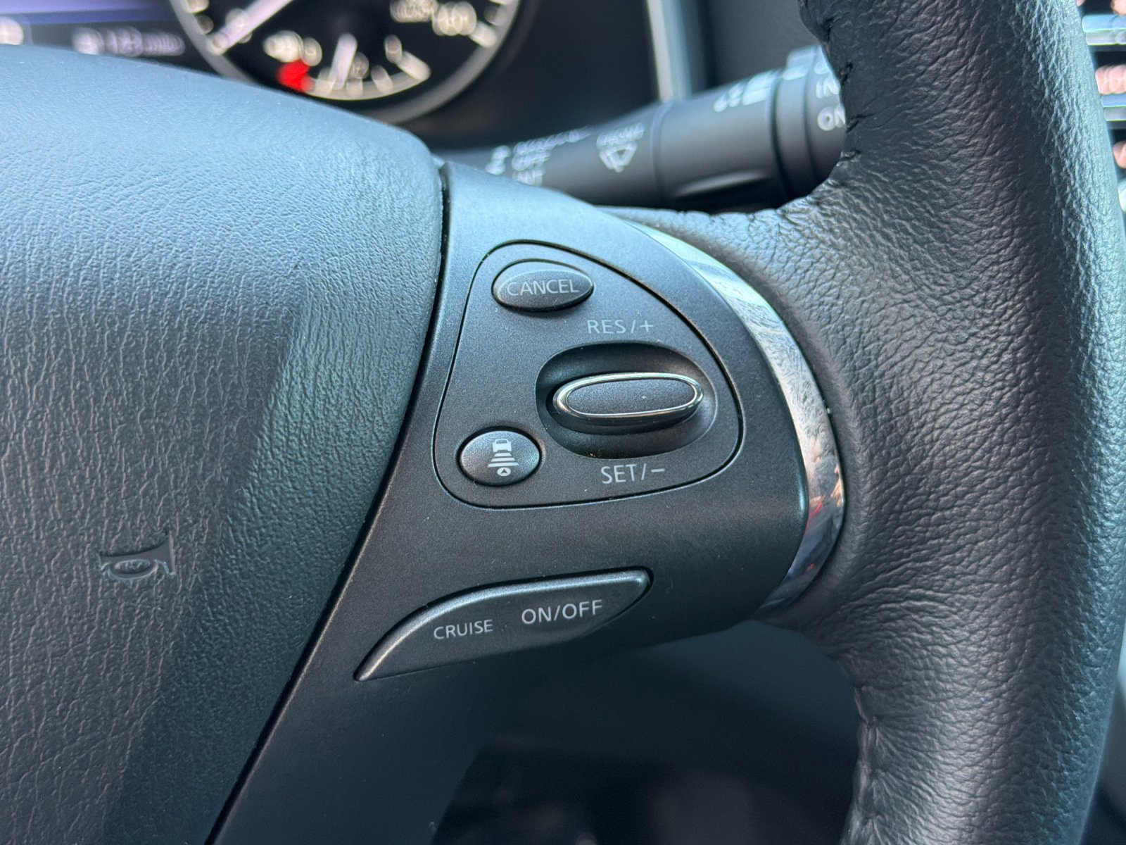 Used 2023 Nissan Murano SV FWD image 30