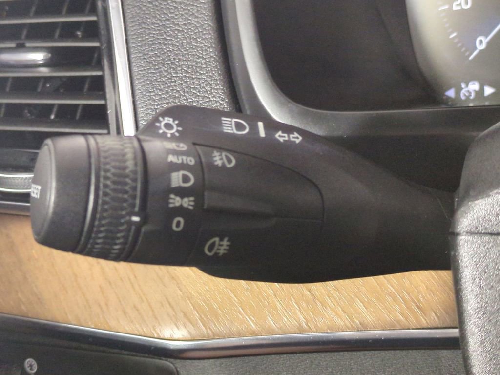 Used 2018 Volvo XC90 T6 Inscription w/ Convenience Package image 31