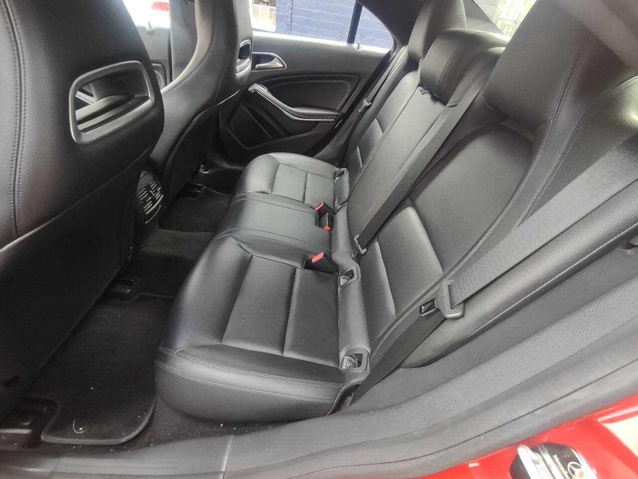 Used 2014 Mercedes-Benz CLA 250 4MATIC image 11