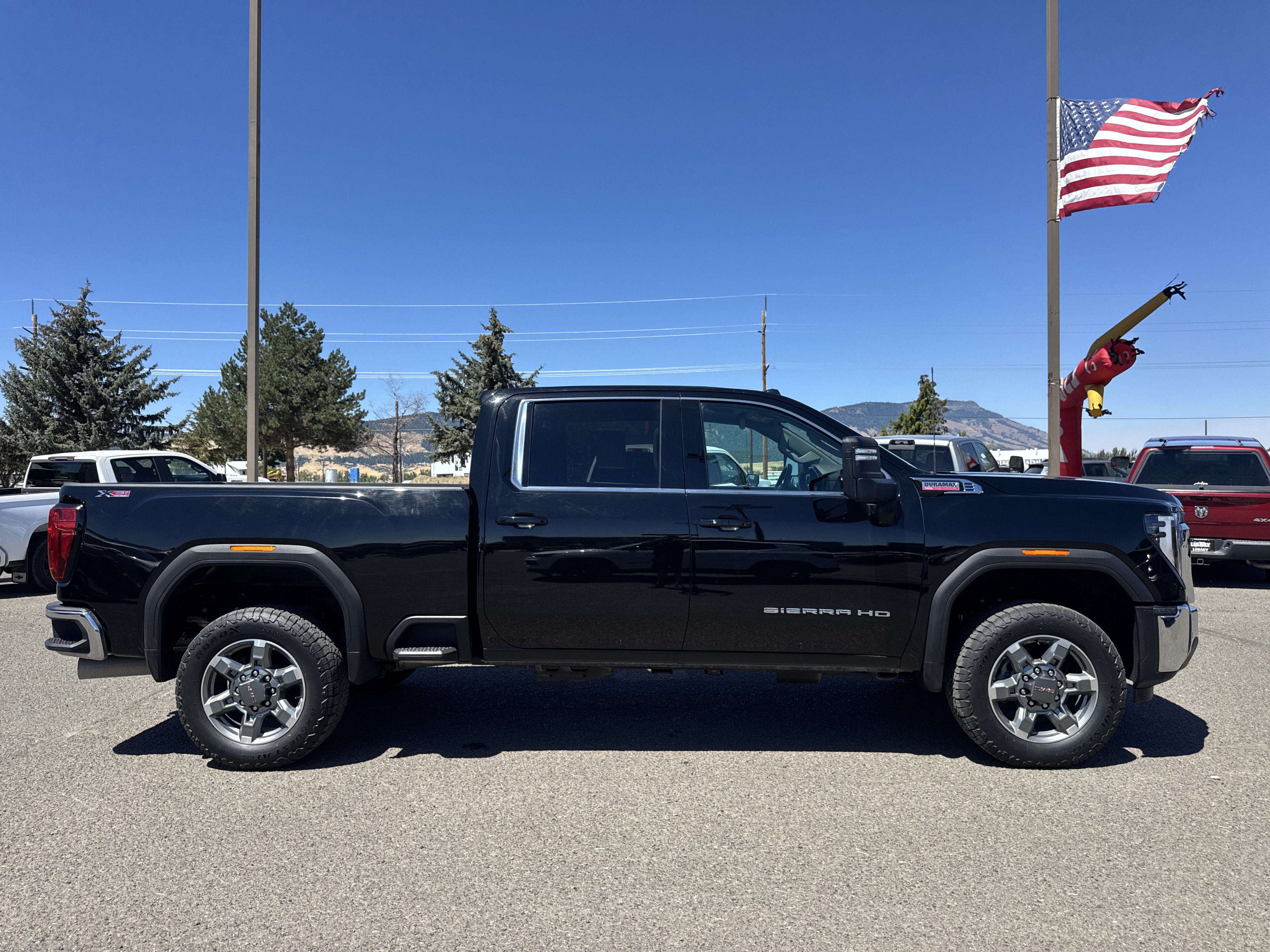 Used 2025 GMC Sierra 3500 SLE AWD/4WD image 2