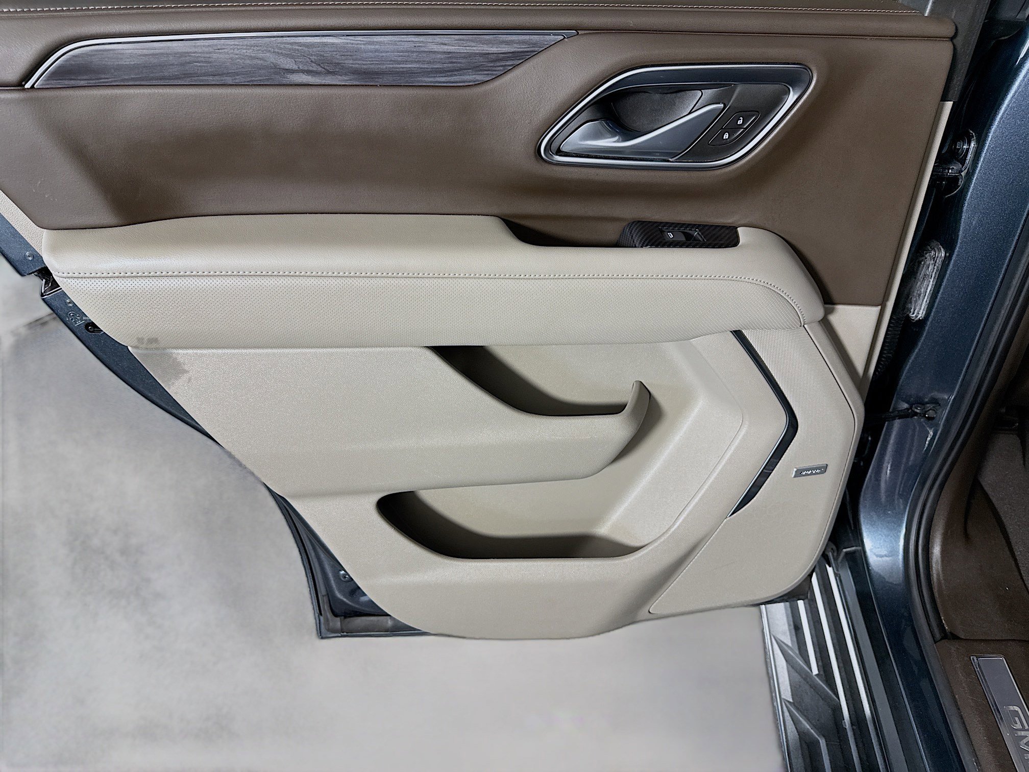 Used 2021 GMC Yukon SLT w/ SLT Luxury Package image 26