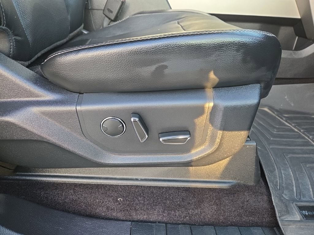 Used 2016 Ford F150 Lariat image 38