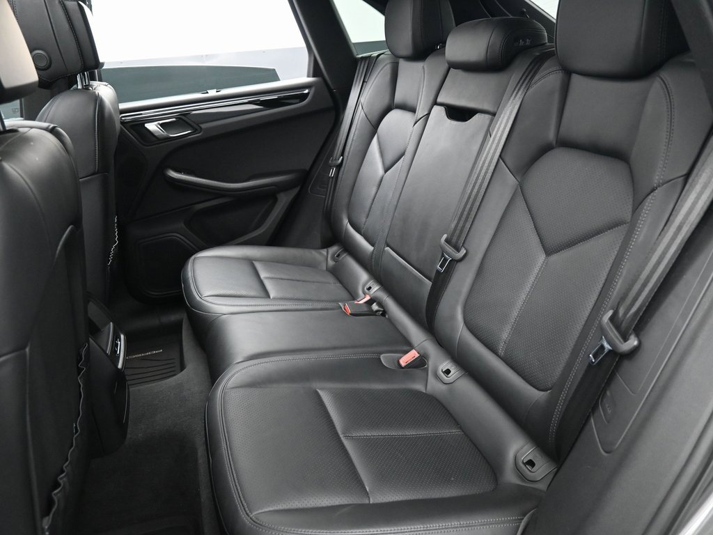 Used 2015 Porsche Macan S image 26