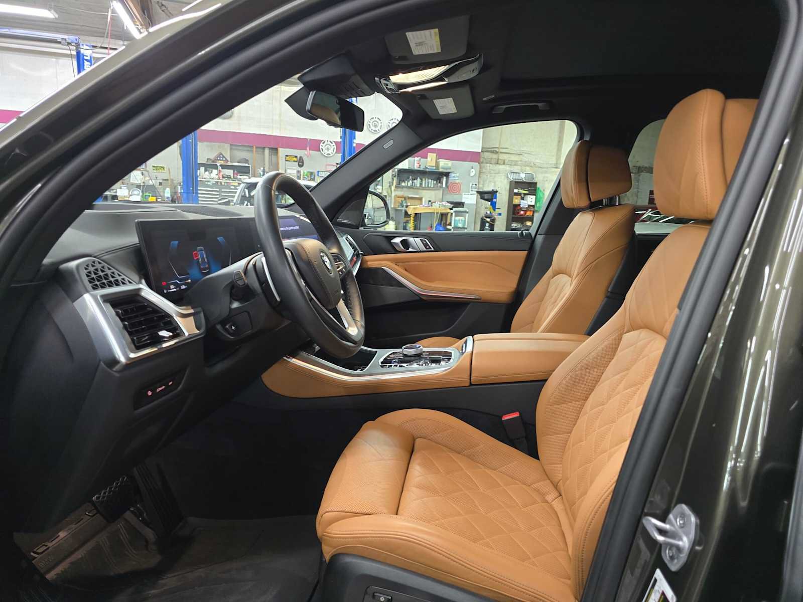 Used 2025 BMW X5 xDrive40i w/ Executive Package AWD/4WD image 20