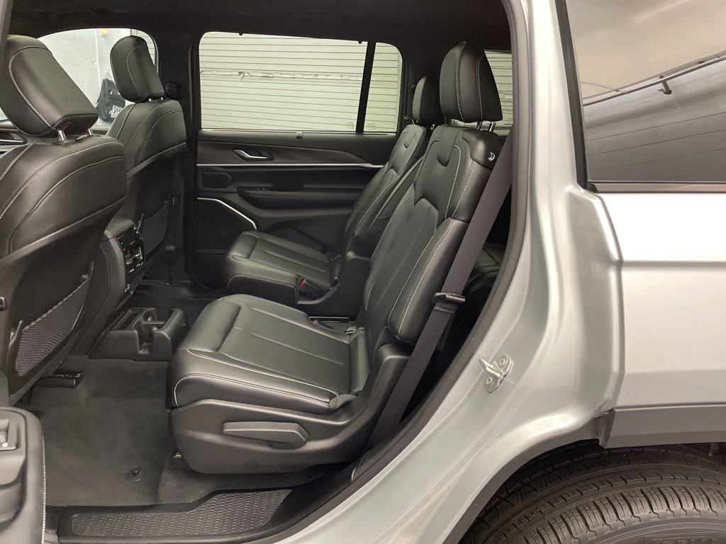 New 2025 Jeep Grand Cherokee L Limited w/ Luxury Tech Group II AWD/4WD image 21