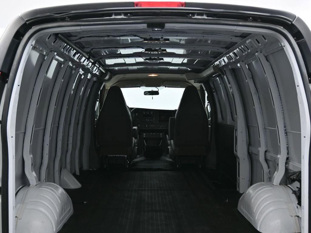 Used 2024 Chevrolet Express 3500 Extended w/ Driver Convenience Package image 15