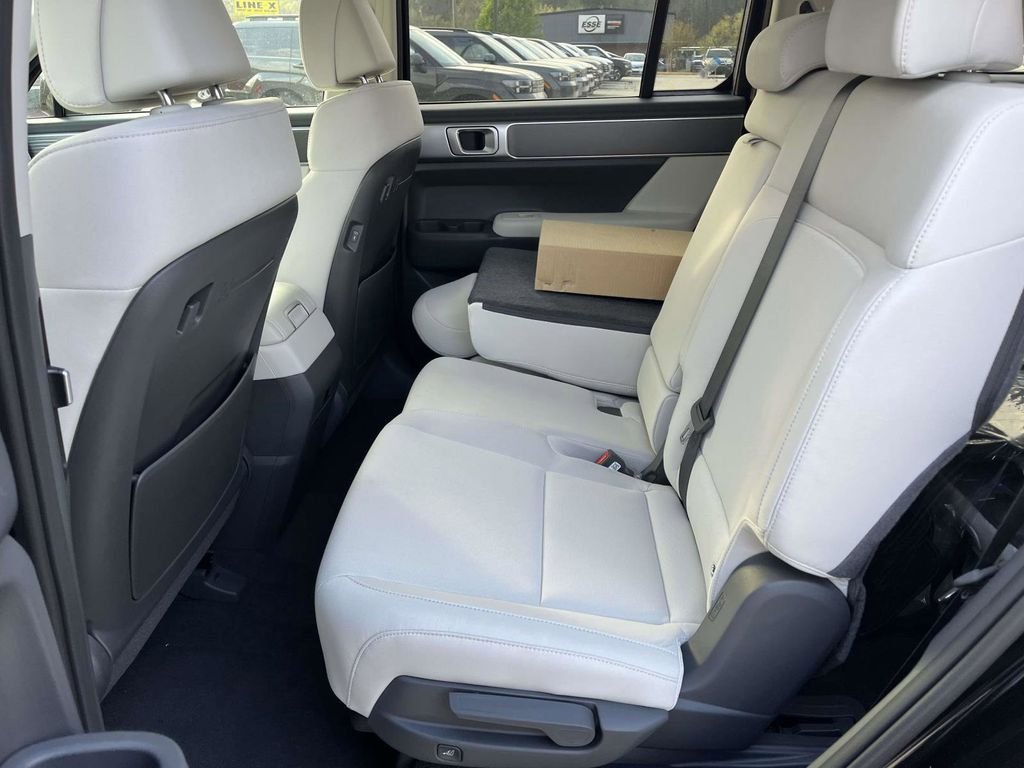 New 2026 Hyundai Santa Fe SE FWD image 9