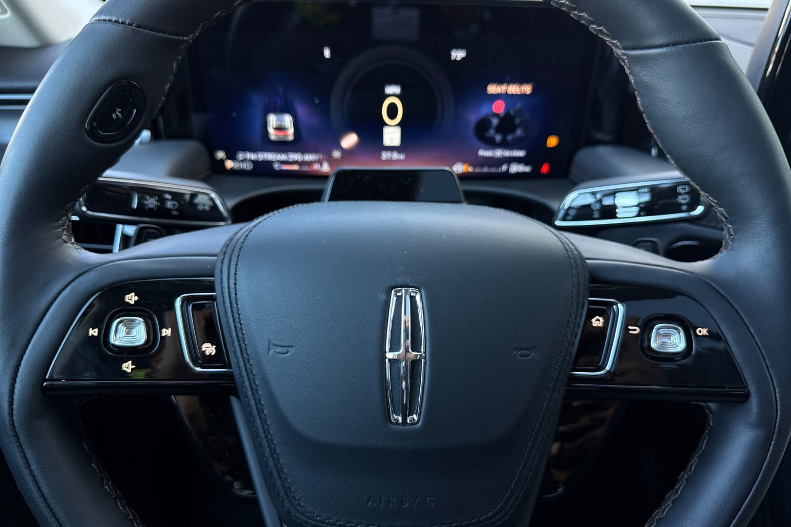 New 2026 Lincoln Aviator Premiere image 24