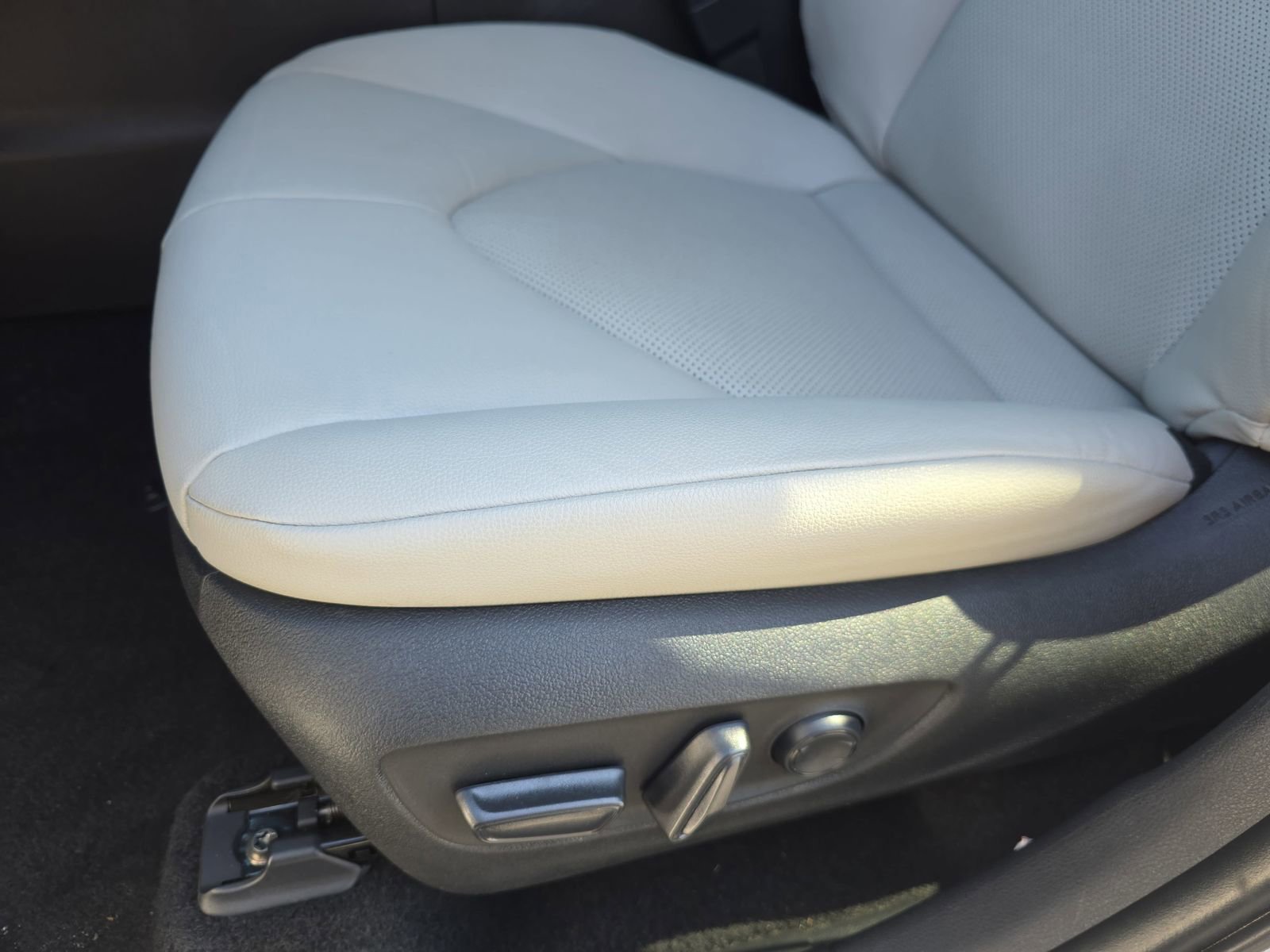 Used 2025 Toyota Grand Highlander AWD image 30