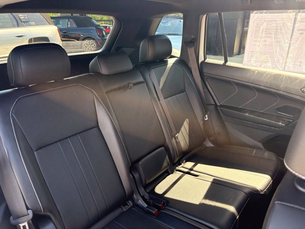 Used 2022 Volkswagen Tiguan SE R-Line AWD/4WD image 25