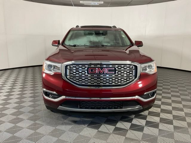 Used 2017 GMC Acadia Denali w/ Technology Package FWD image 2