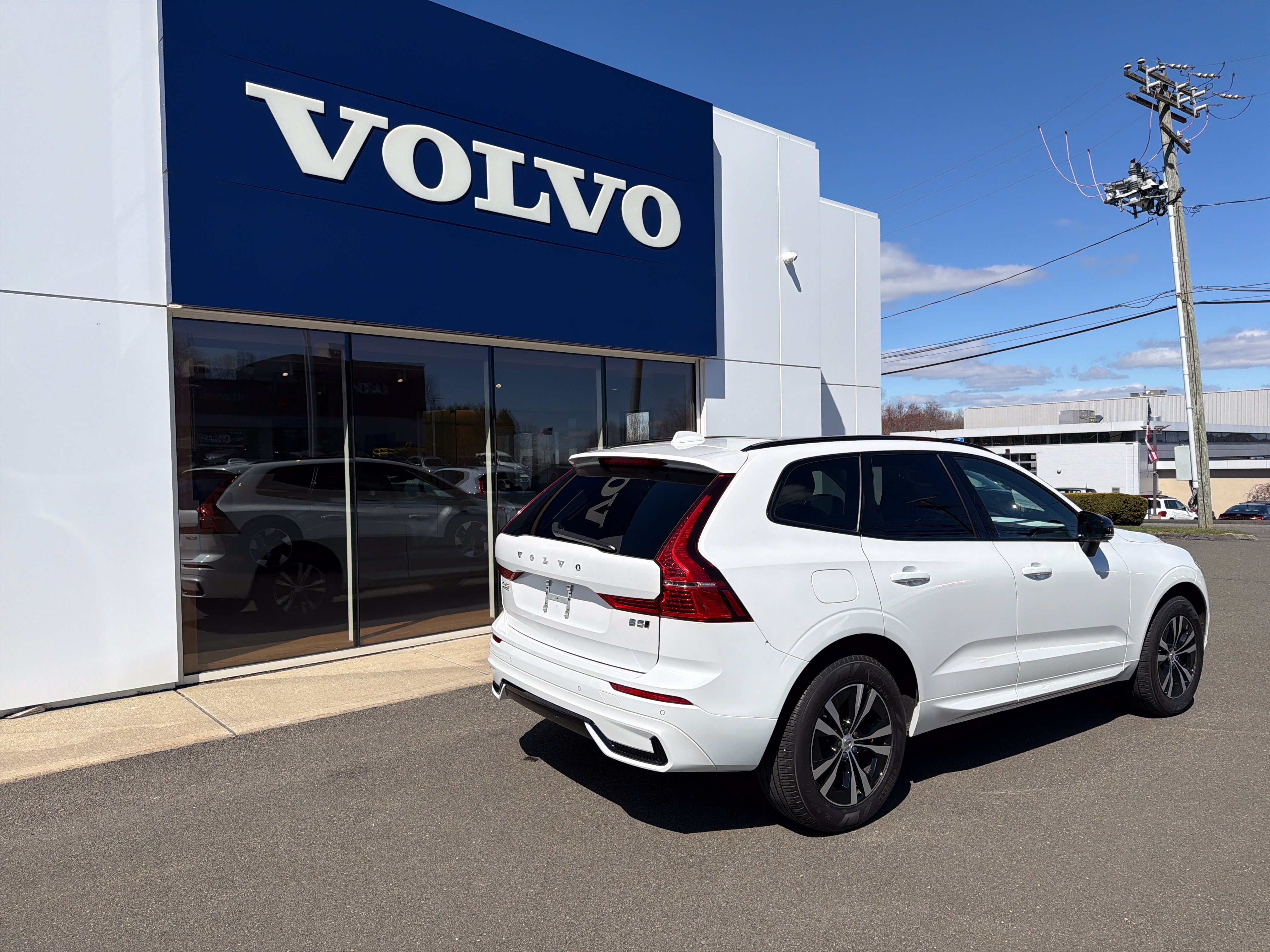 Certified 2025 Volvo XC60 B5 Core AWD/4WD image 5