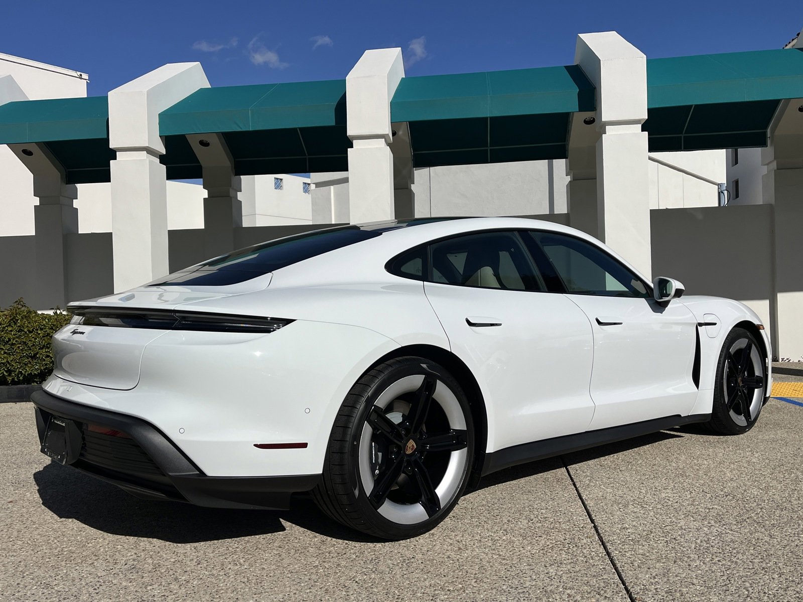 New 2025 Porsche Taycan image 7