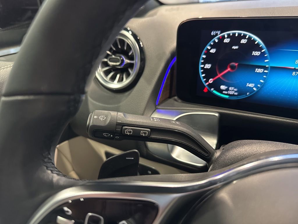 Used 2023 Mercedes-Benz EQB 300 4MATIC w/ Exclusive Package image 27