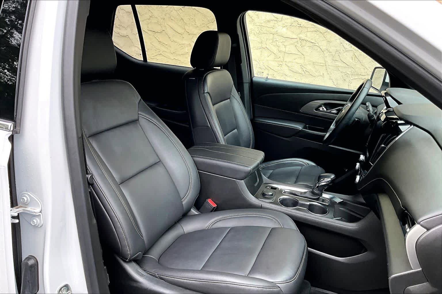 Used 2023 Chevrolet Traverse LT AWD/4WD image 9
