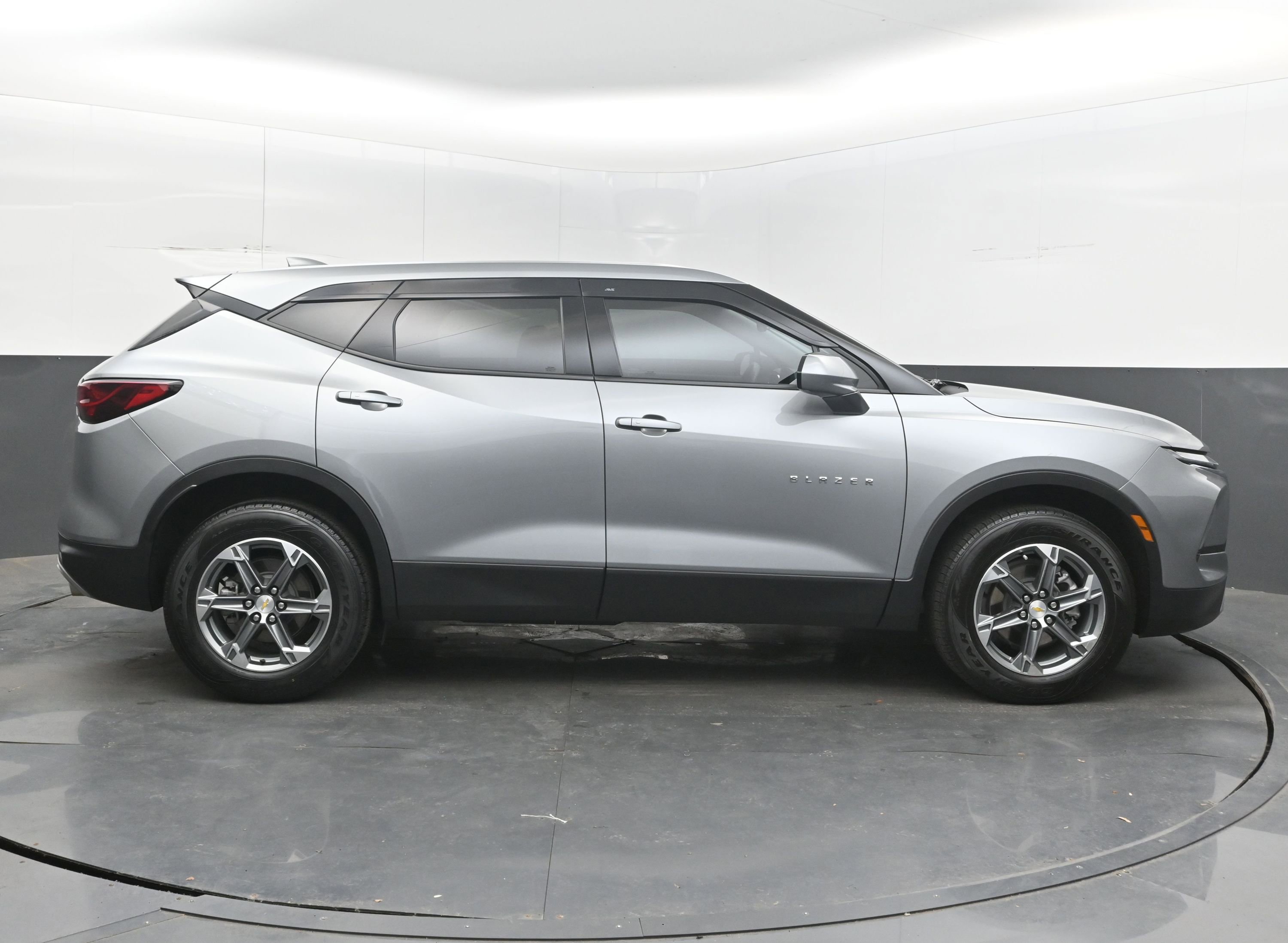 Used 2023 Chevrolet Blazer LT FWD image 10