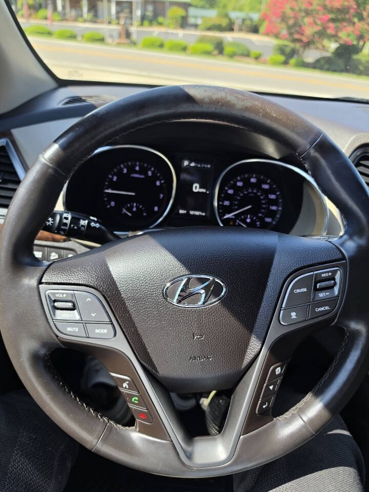 Used 2017 Hyundai Santa Fe Limited FWD image 16